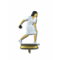 957F: Lawn Bowls Figure-Fem.